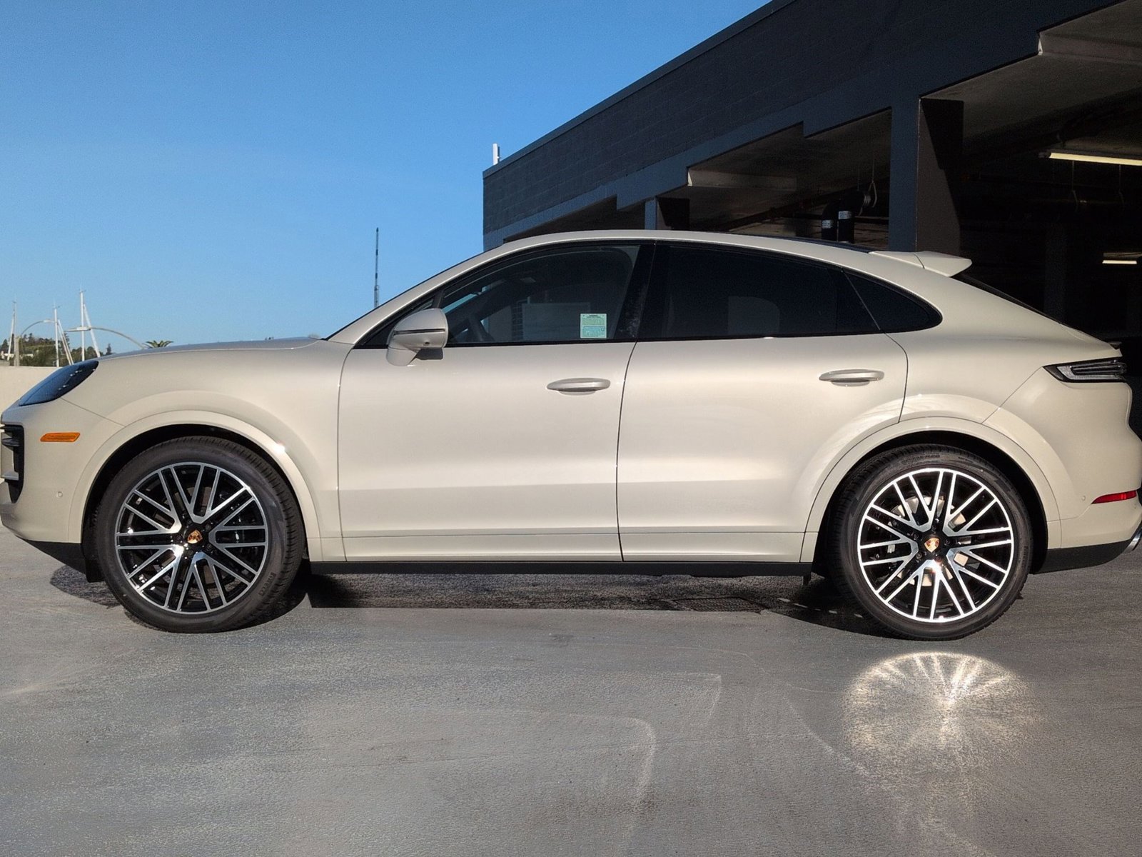 New 2026 Porsche Cayenne Coupe image 2