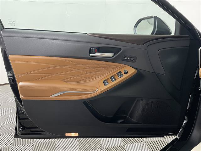 Certified 2022 Toyota Avalon Limited w/ Advanced Safety Package FWD image 18