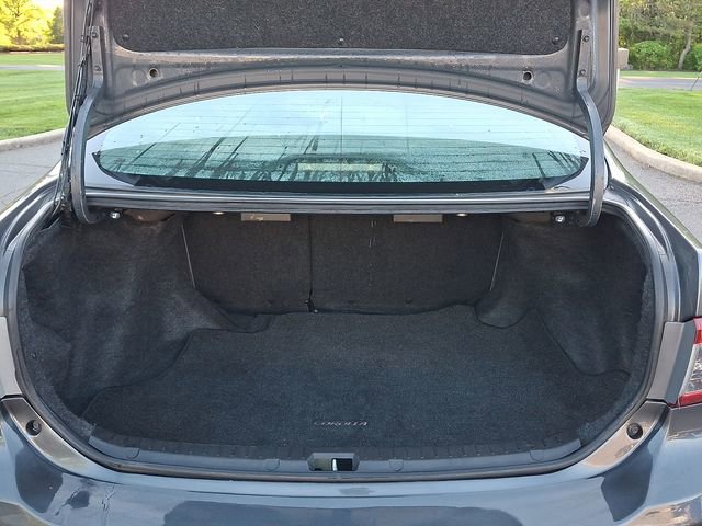 Used 2013 Toyota Corolla LE FWD image 29