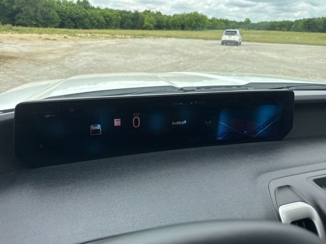 Used 2025 Ford Expedition Active AWD/4WD image 17