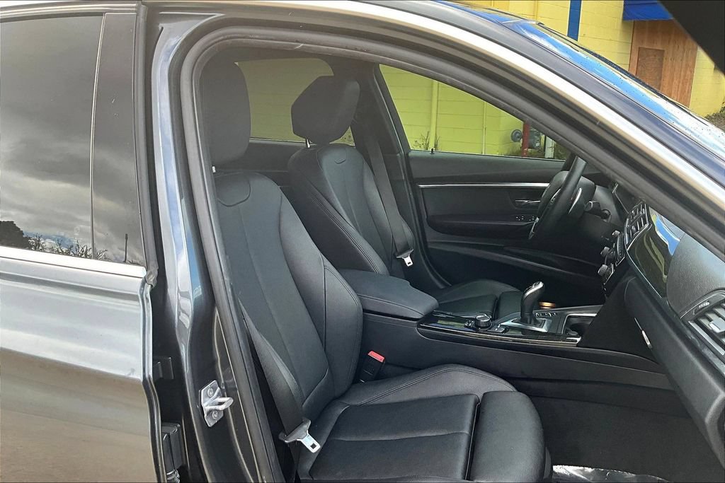 Used 2018 BMW 330i Sedan RWD image 10