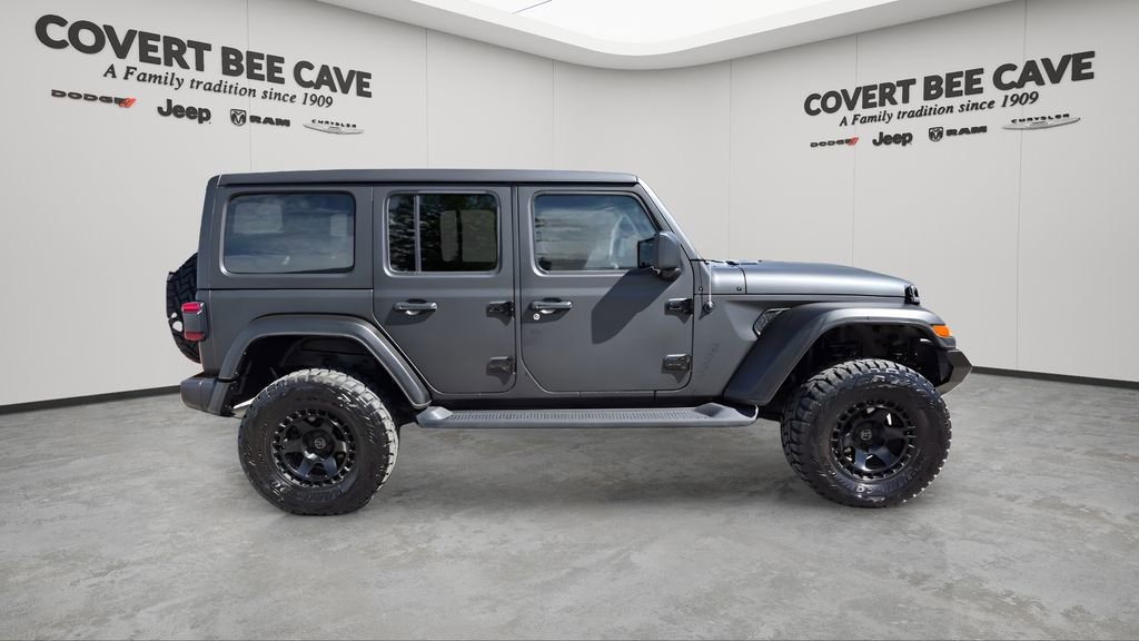 Used 2022 Jeep Wrangler Unlimited Sahara w/ Cold Weather Group image 11