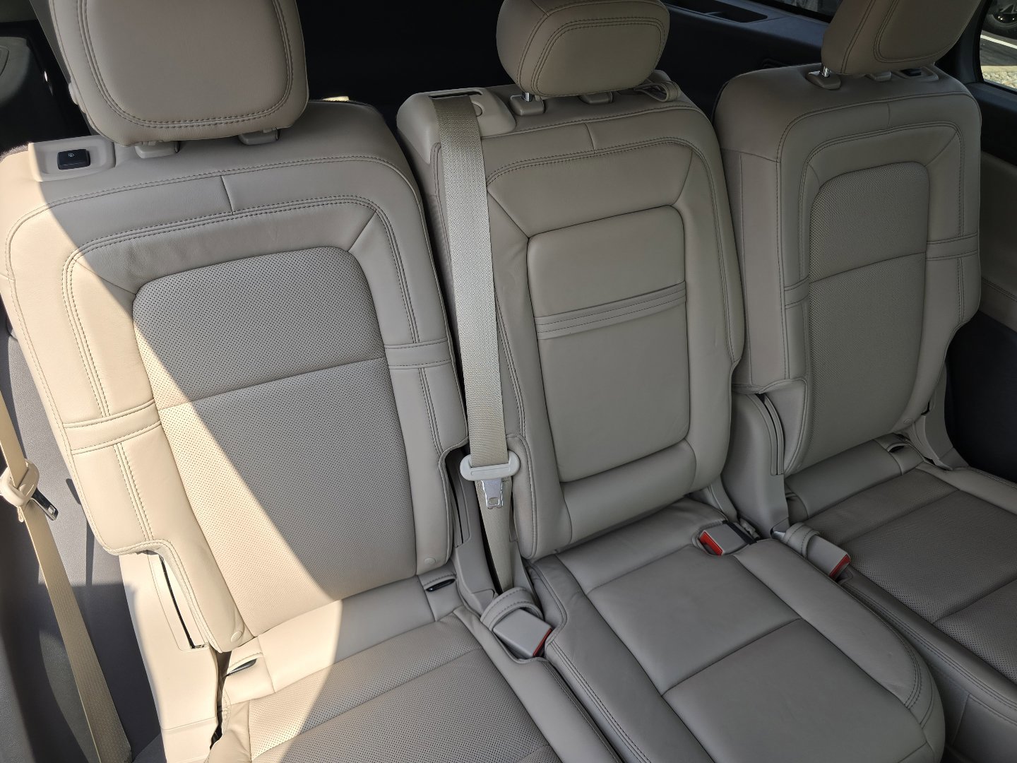 Used 2020 Lincoln Aviator Reserve RWD image 32
