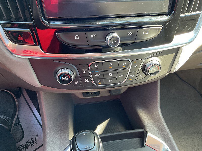 Used 2019 Chevrolet Traverse LT w/ LT Premium Package image 24