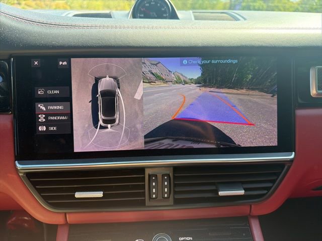 Used 2021 Porsche Cayenne GTS w/ Premium Package Plus image 16