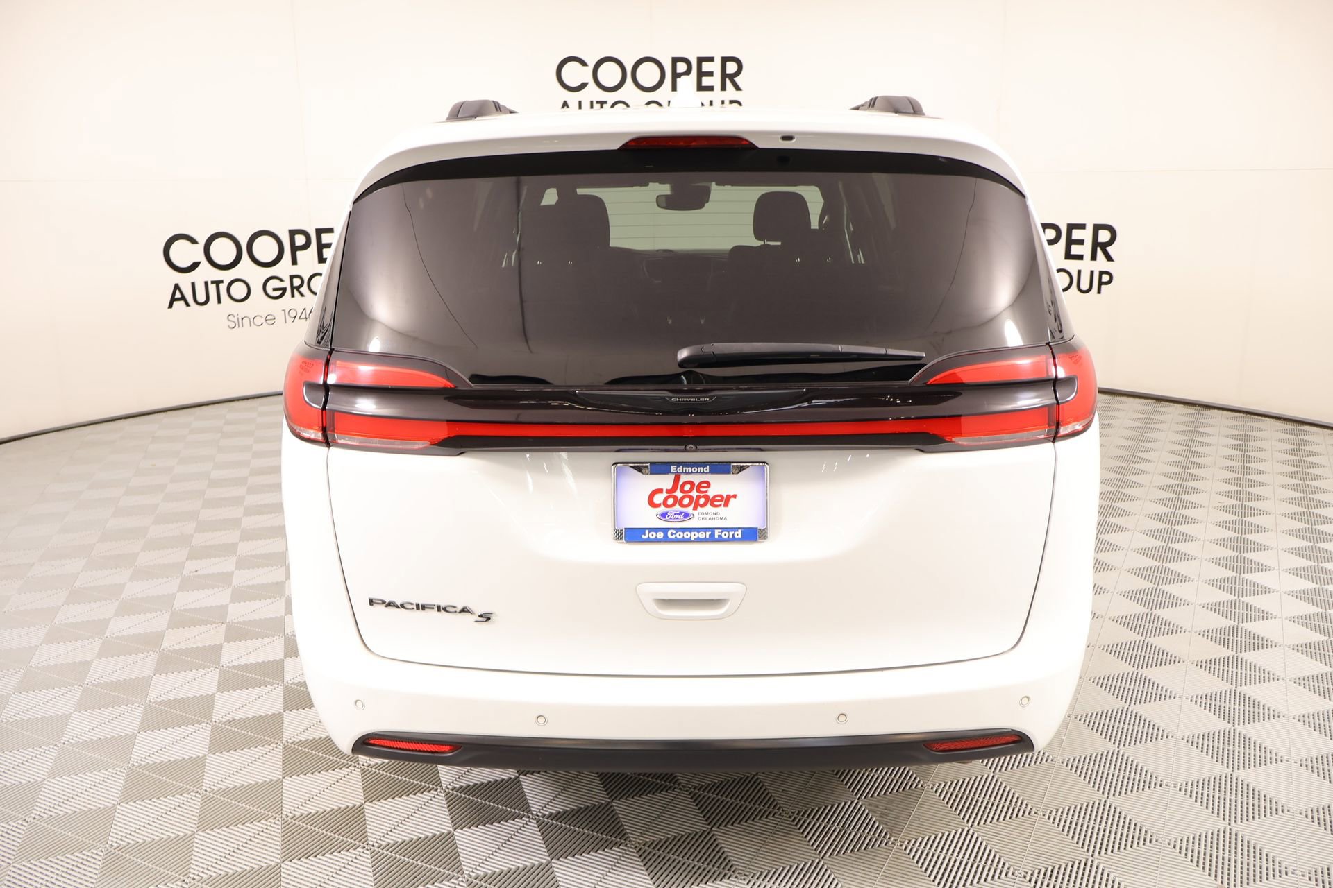 Used 2021 Chrysler Pacifica Touring w/ S Appearance Package image 22