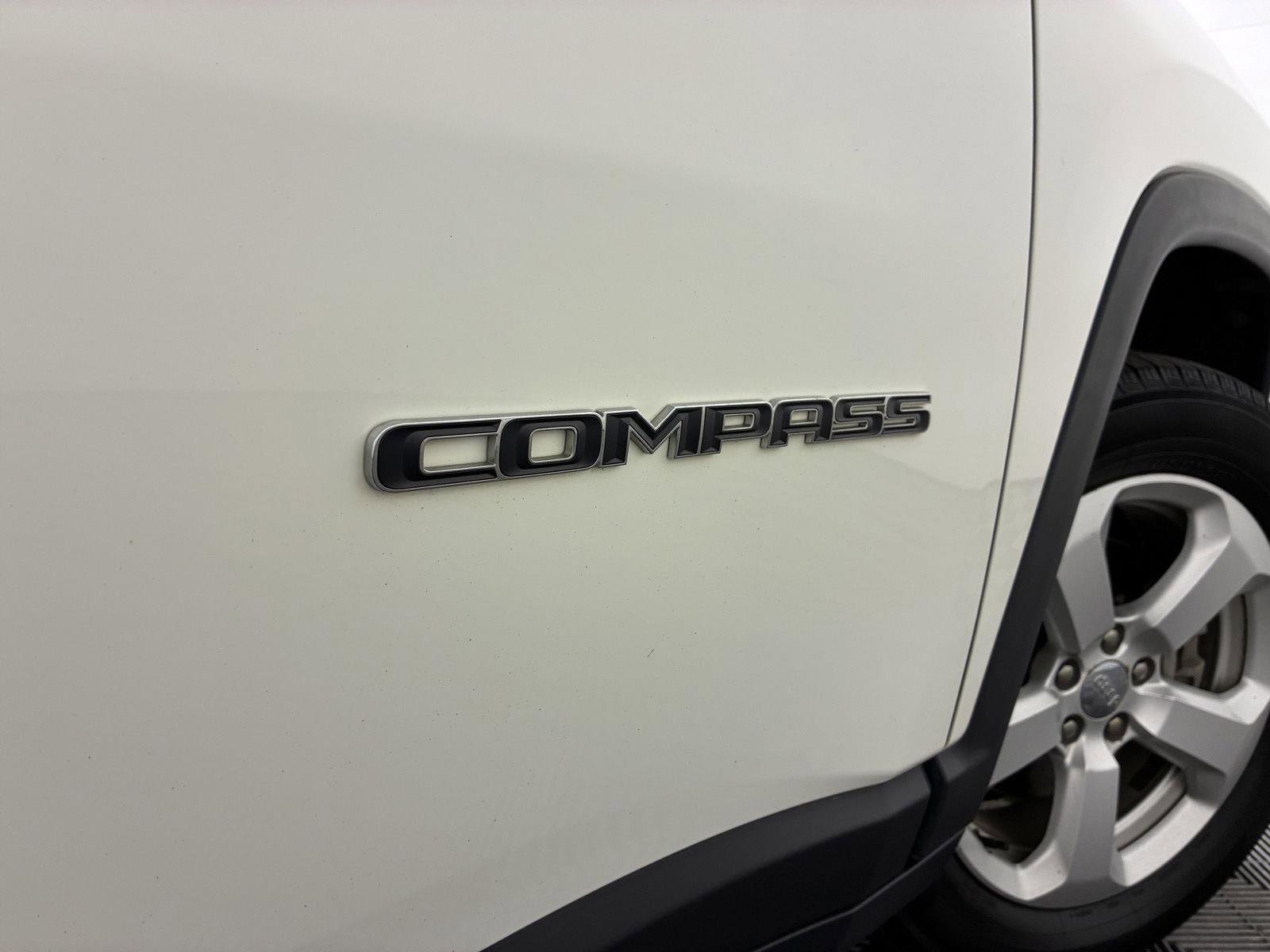 Used 2018 Jeep Compass Latitude w/ Popular Equipment Group AWD/4WD image 31