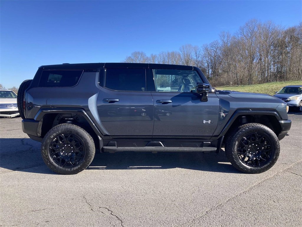New 2026 GMC Hummer EV SUV image 2