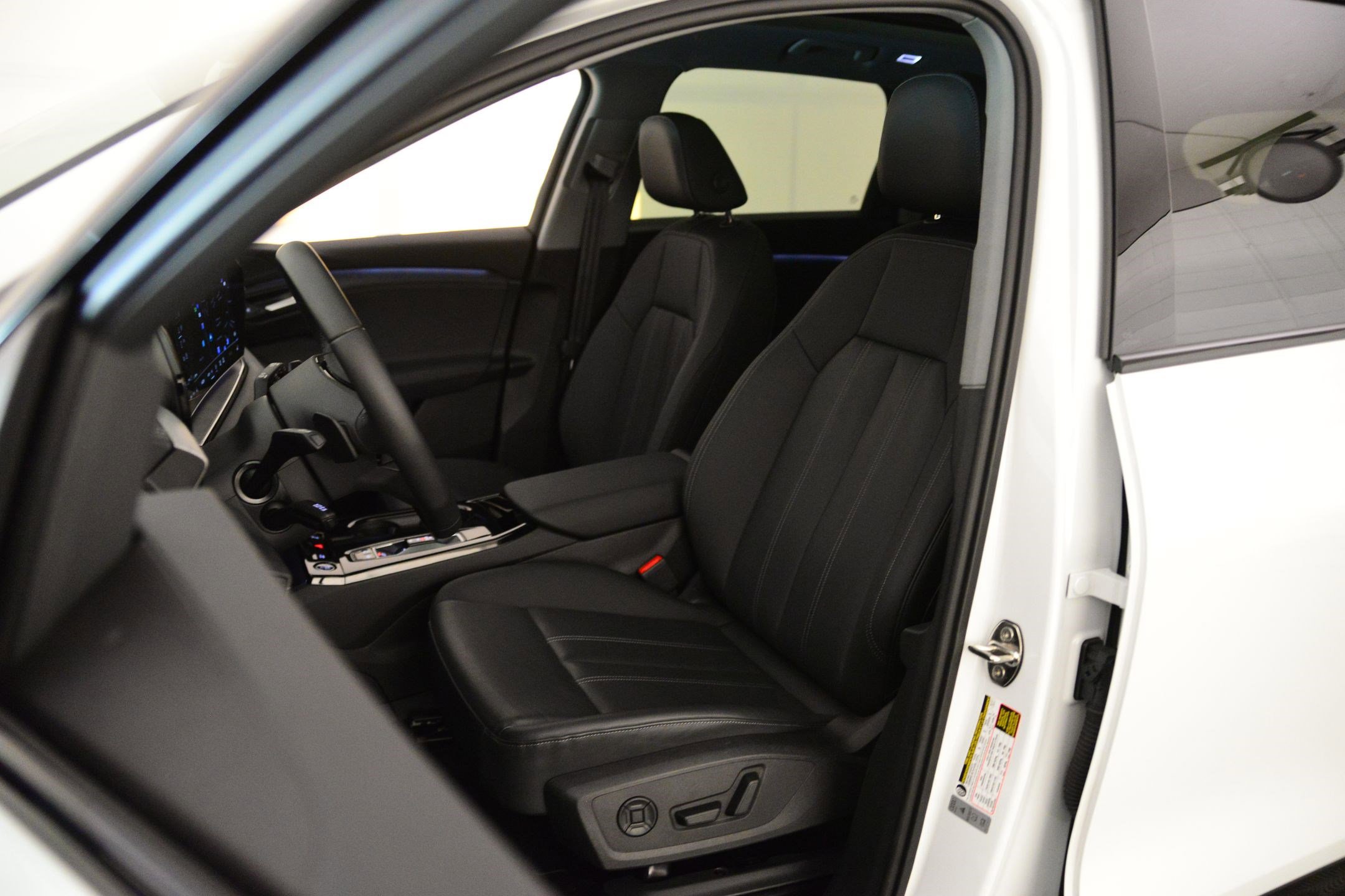 Certified 2025 Audi Q6 e-tron Premium w/ Convenience Package image 4