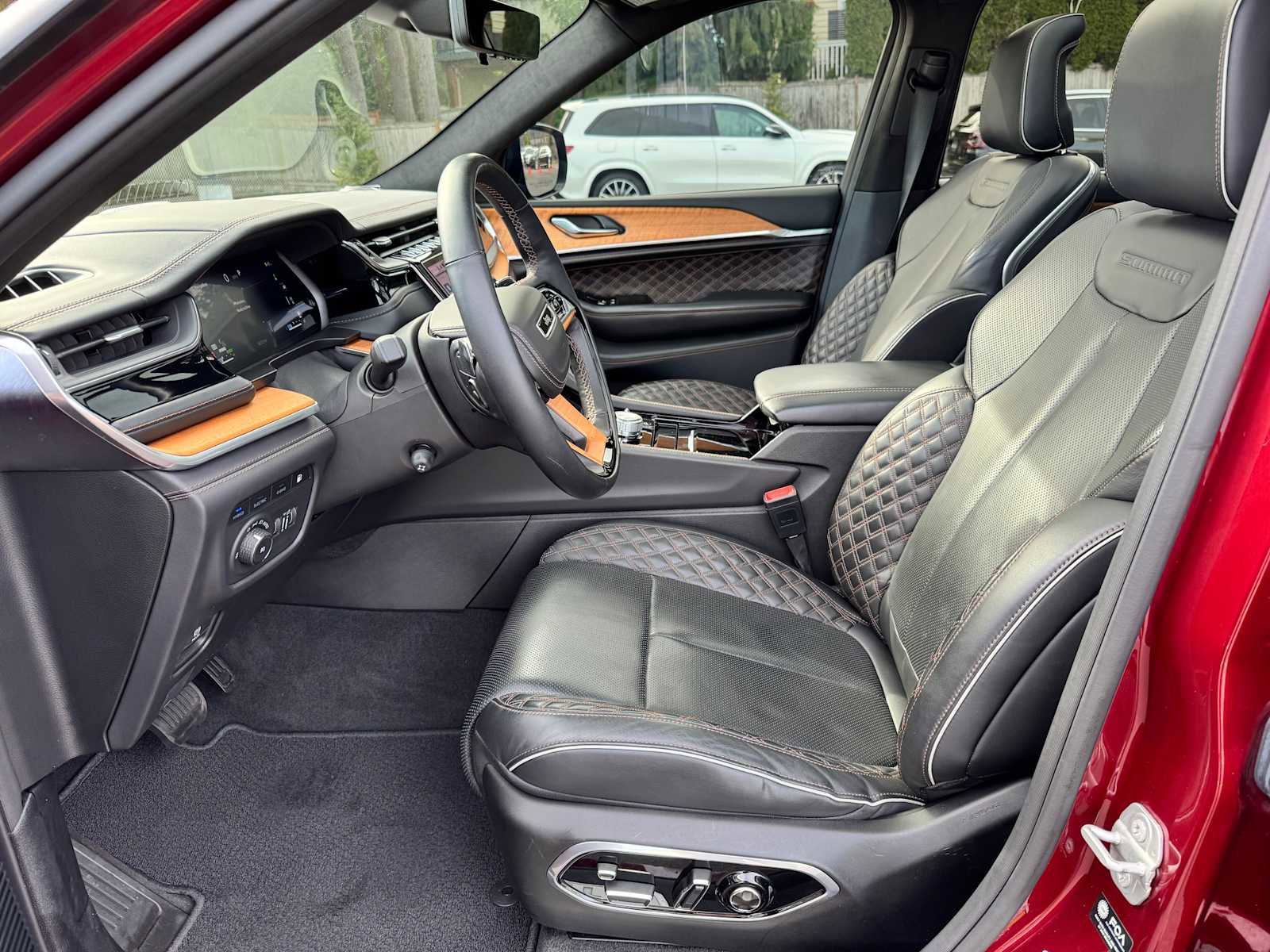 Used 2022 Jeep Grand Cherokee Summit image 20