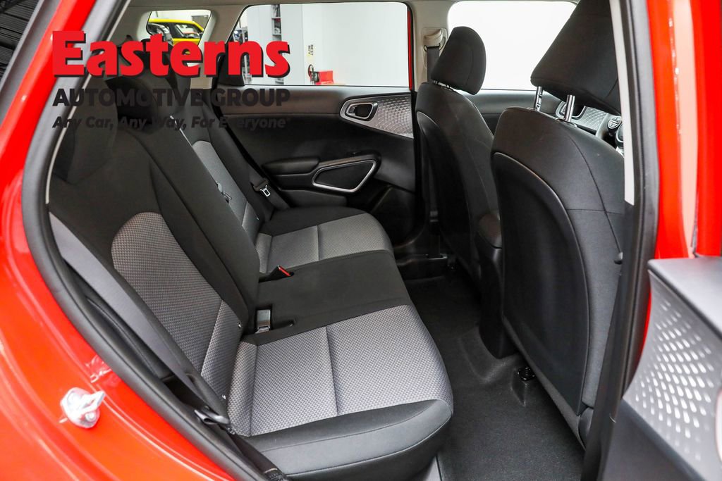 Used 2025 Kia Soul LX w/ LX Technology Package image 22