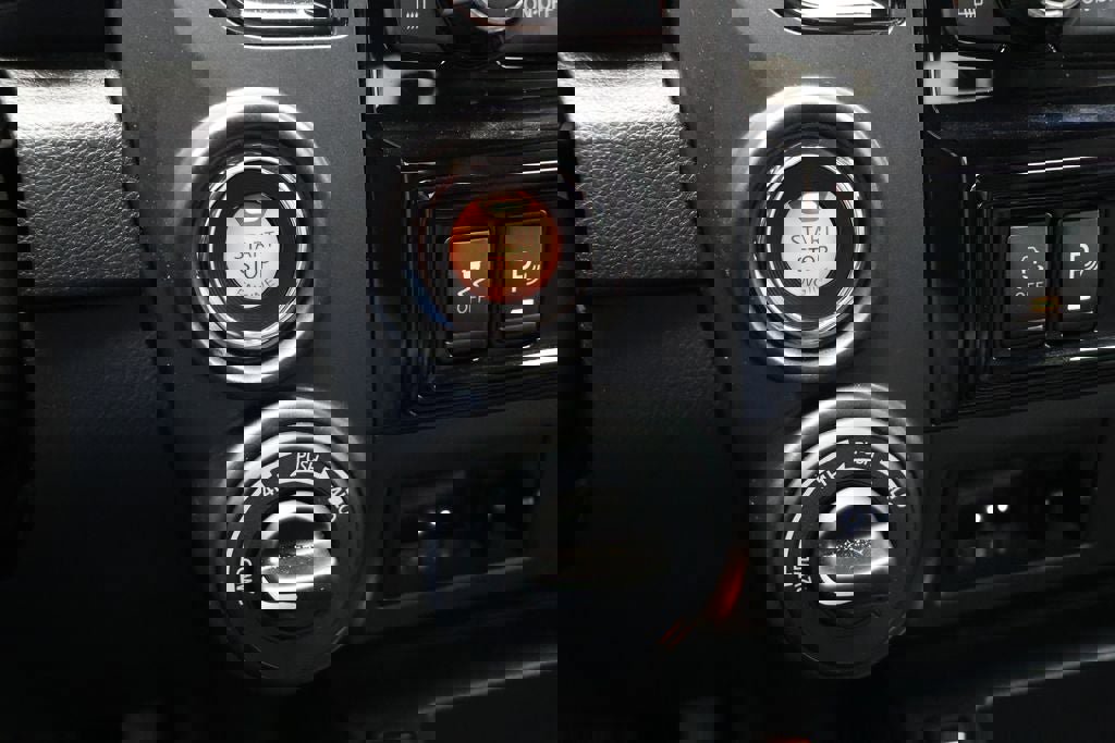 Used 2023 Nissan Titan PRO-4X w/ Pro-4x Convenience Package image 35