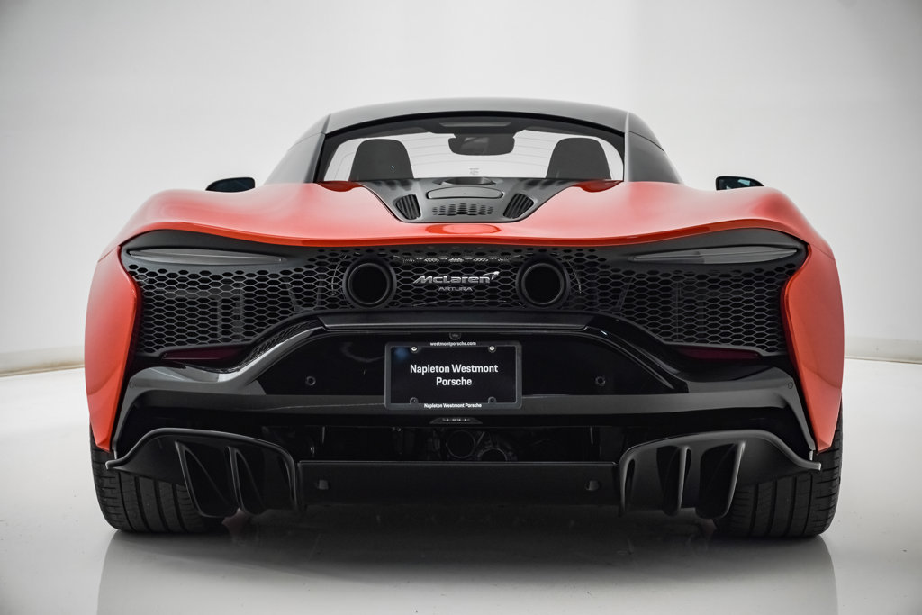 Used 2023 McLaren Artura RWD image 9