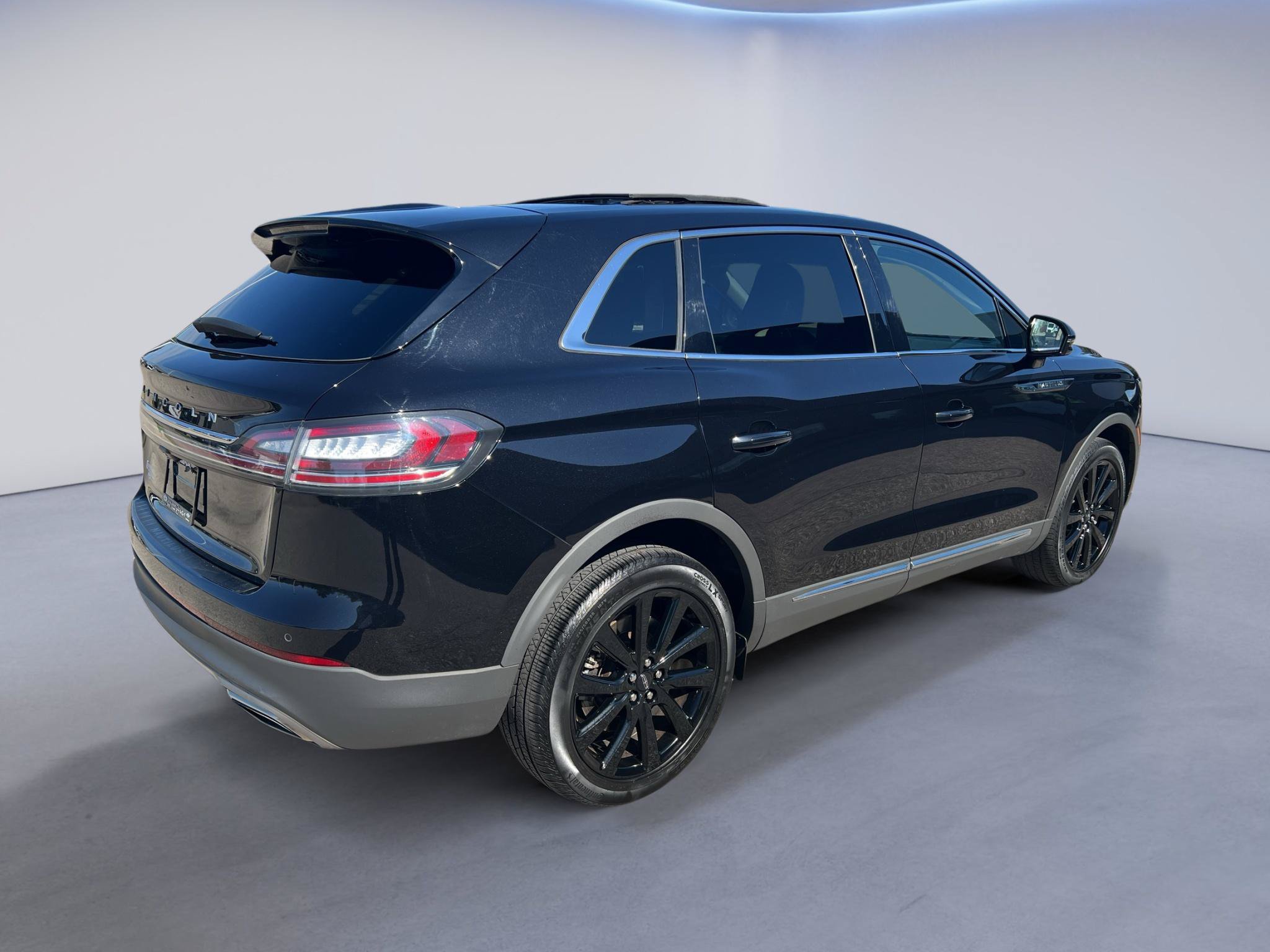 Used 2023 Lincoln Nautilus Reserve w/ Monochromatic Package AWD/4WD image 7