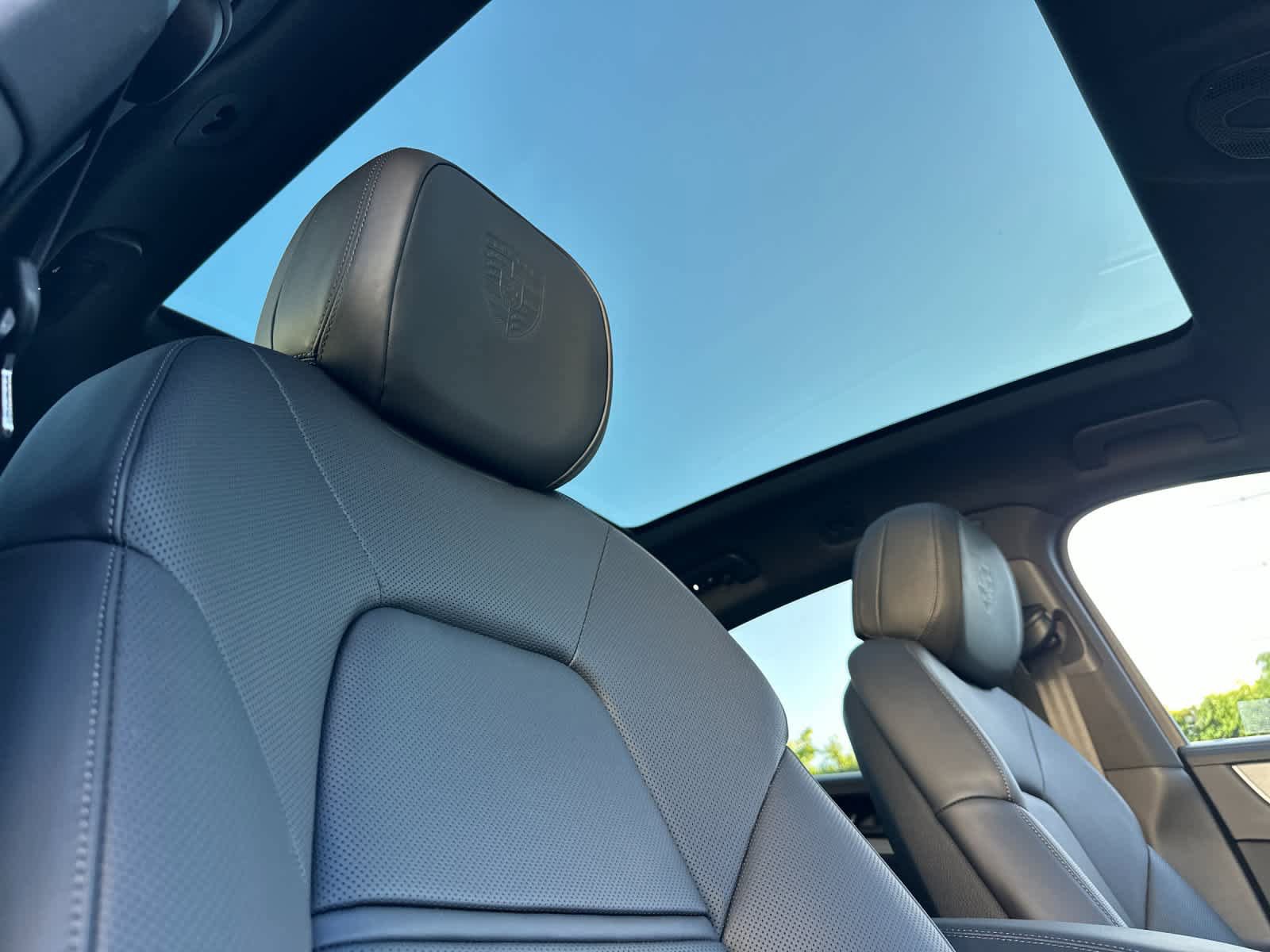 New 2025 Porsche Cayenne Coupe AWD/4WD image 18