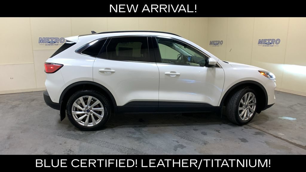 Certified 2022 Ford Escape Titanium w/ Titanium Elite Package AWD/4WD image 2