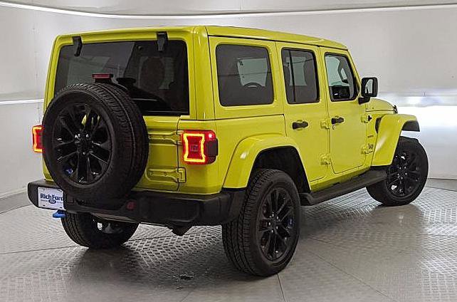 Used 2023 Jeep Wrangler Unlimited Sahara w/ Cold Weather Group image 3