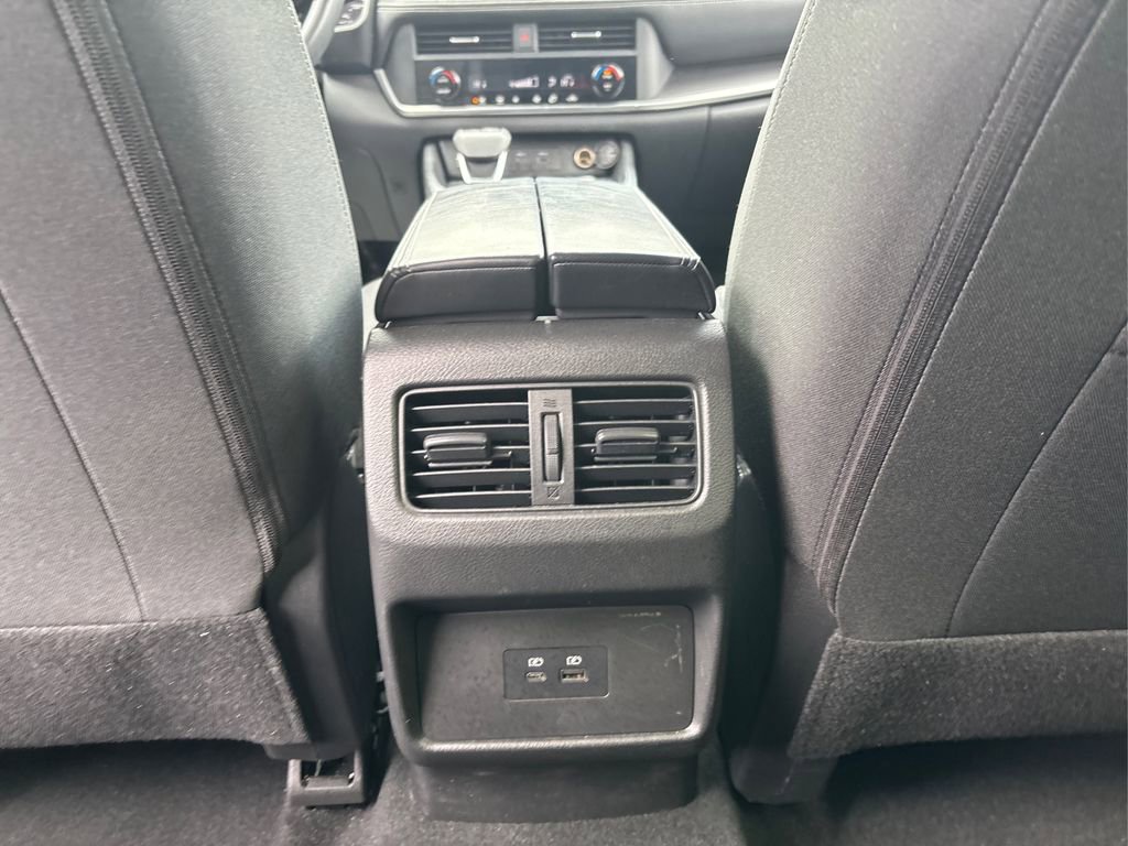 Used 2023 Nissan Rogue SV image 30