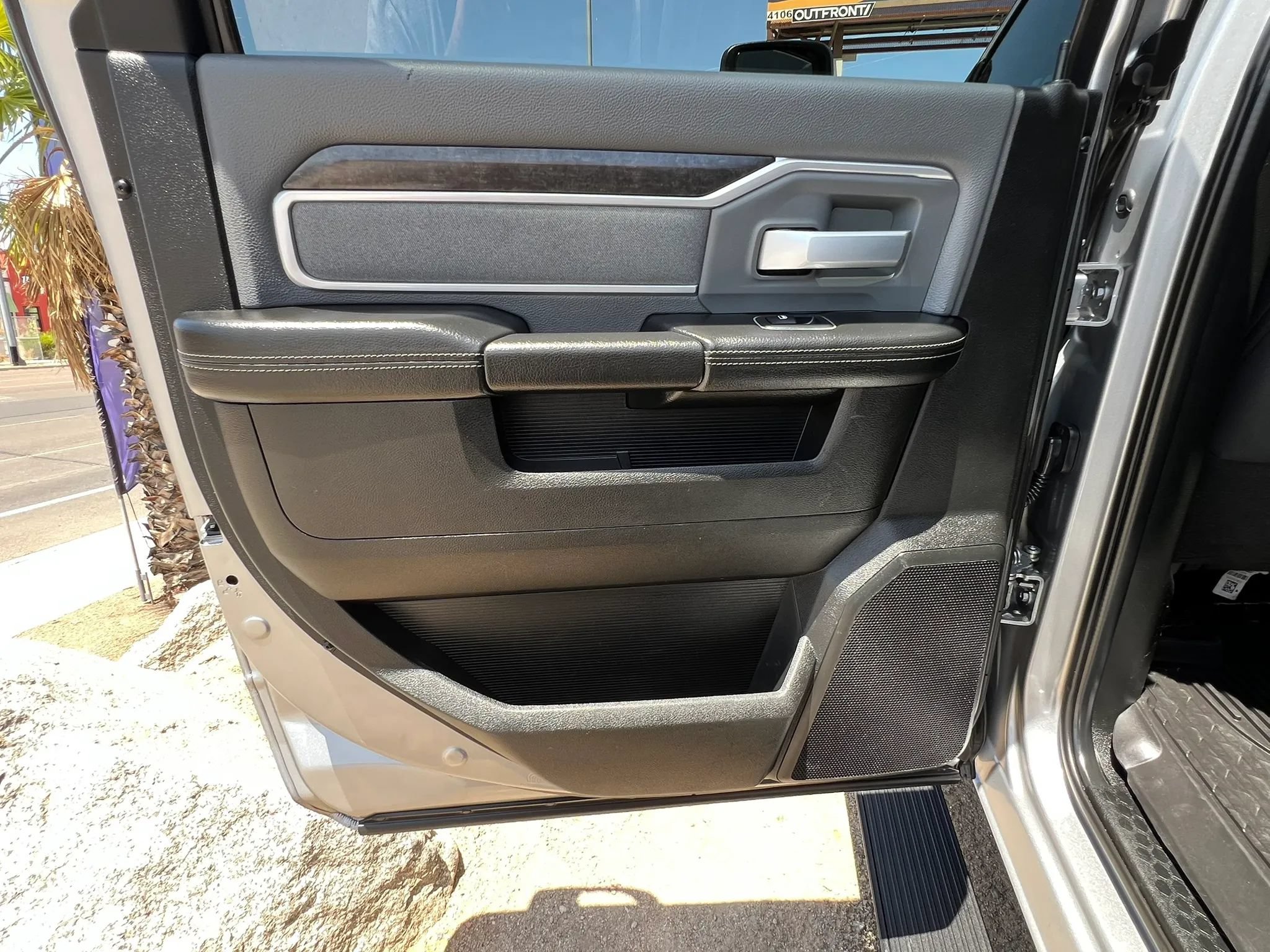 Used 2023 RAM 3500 Big Horn w/ Level 1 Equipment Group AWD/4WD image 18