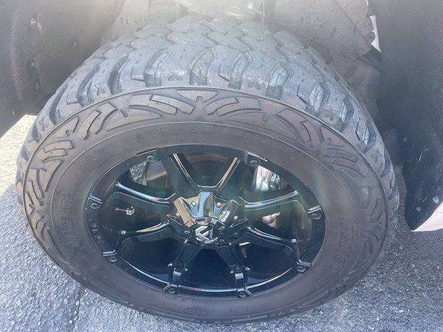 Used 2022 Toyota Tundra SR5 w/ Convenience Package RWD image 4