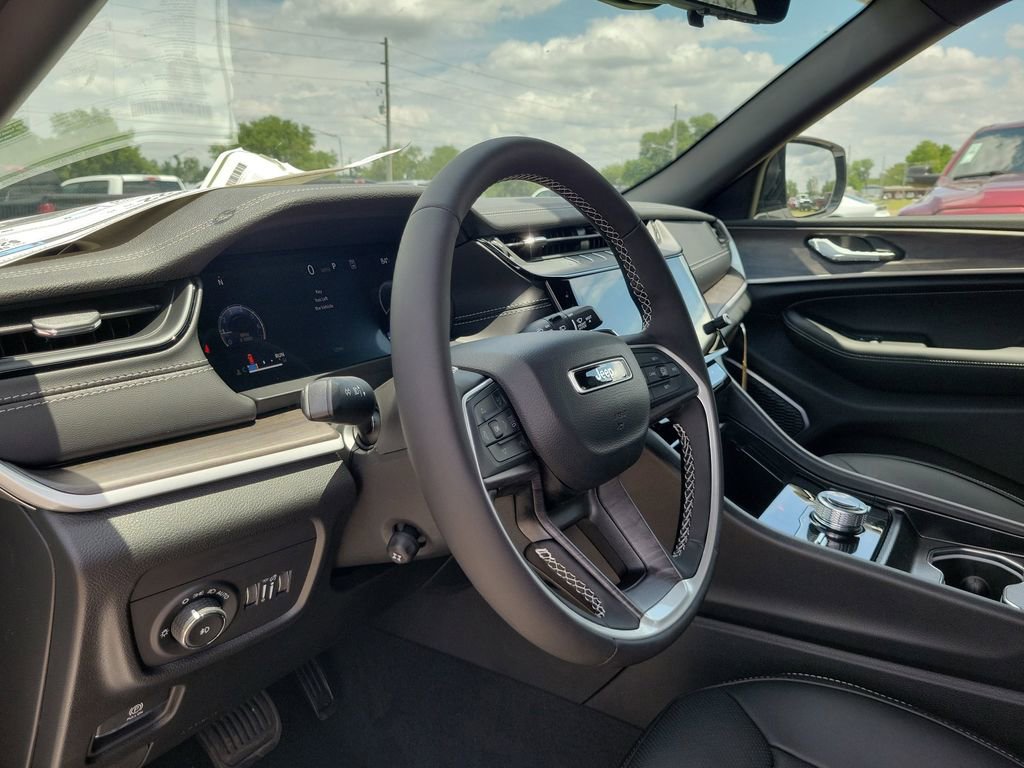 New 2026 Jeep Grand Cherokee L Limited AWD/4WD image 21