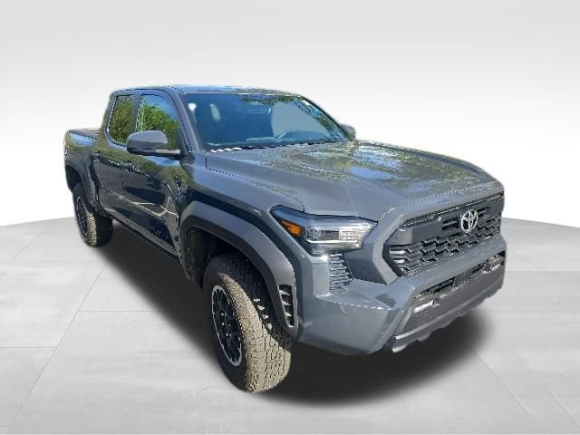 Used 2025 Toyota Tacoma TRD Off-Road AWD/4WD image 7
