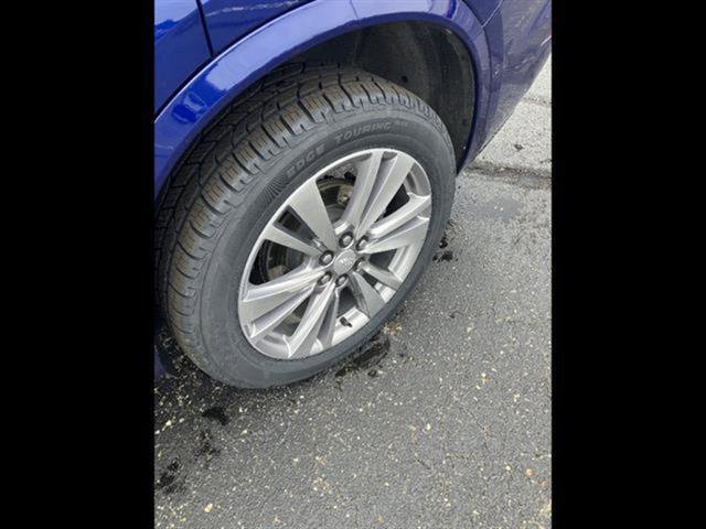 Certified 2024 Cadillac XT6 Premium Luxury w/ Technology Package image 9