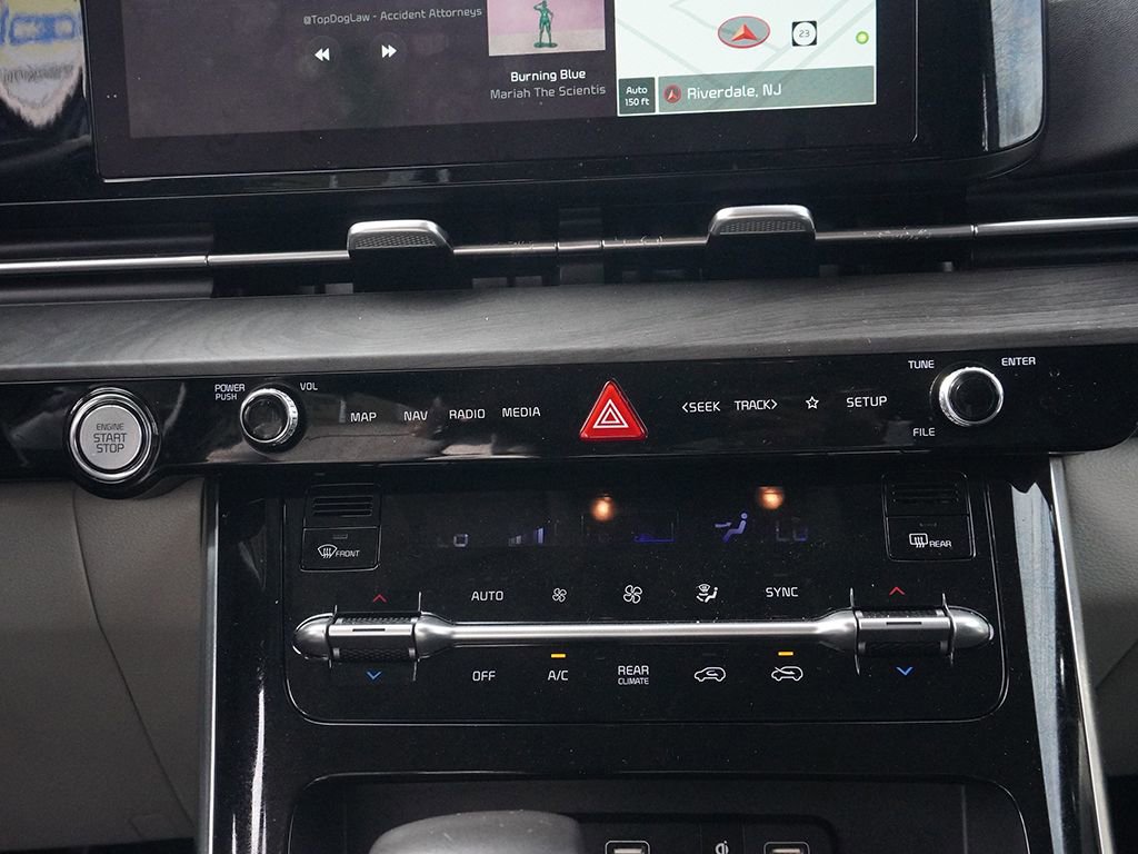 Used 2024 Kia Carnival EX image 47