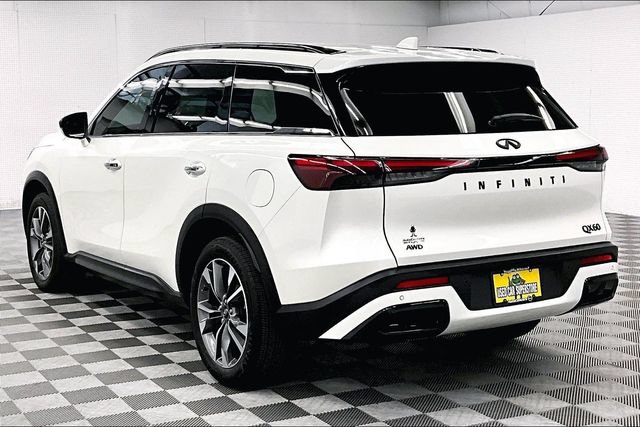 Used 2023 INFINITI QX60 Luxe AWD/4WD image 2