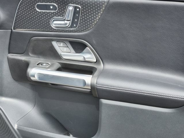 Certified 2024 Mercedes-Benz GLB 250 4MATIC image 21