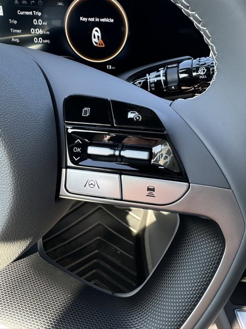 Used 2025 Hyundai Elantra SEL image 28