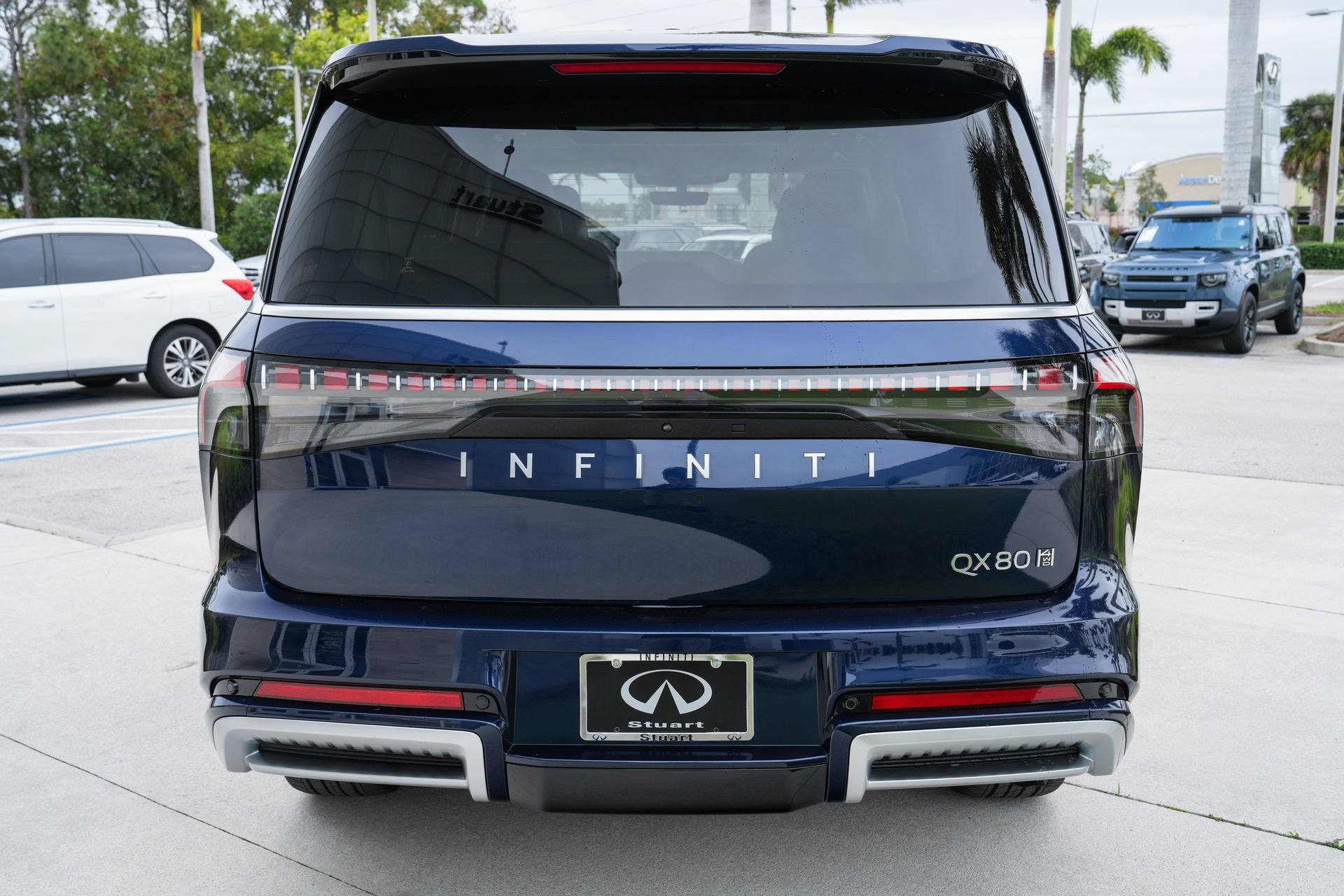 Certified 2026 INFINITI QX80 Luxe w/ Cargo Package AWD/4WD image 23