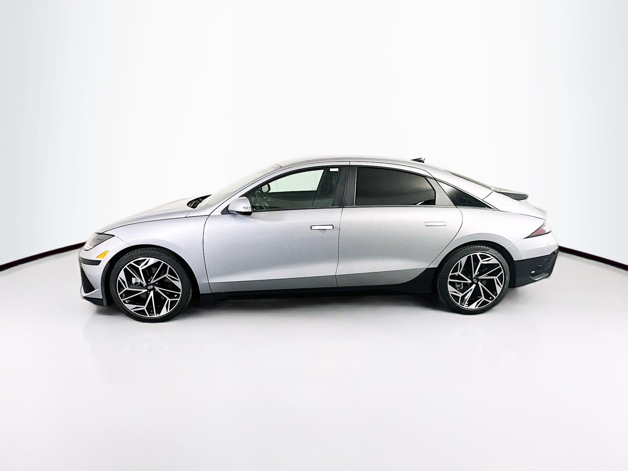 Used 2024 Hyundai Ioniq 6 SEL RWD image 4