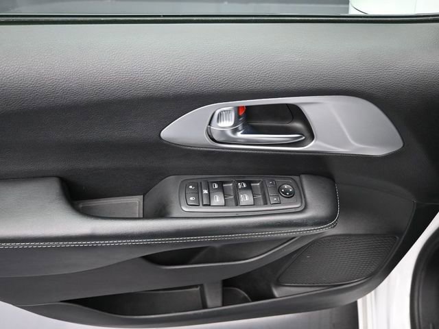 Used 2019 Chrysler Pacifica Touring-L w/ Advanced Safetytec Group image 23