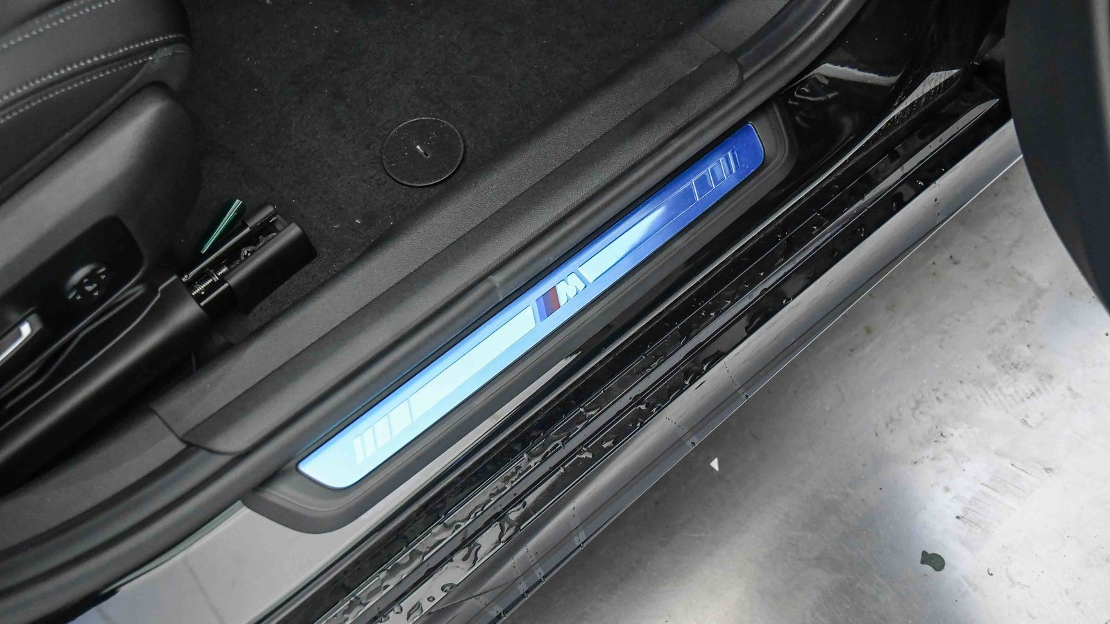 New 2026 BMW 330i Sedan w/ M Sport Package image 18