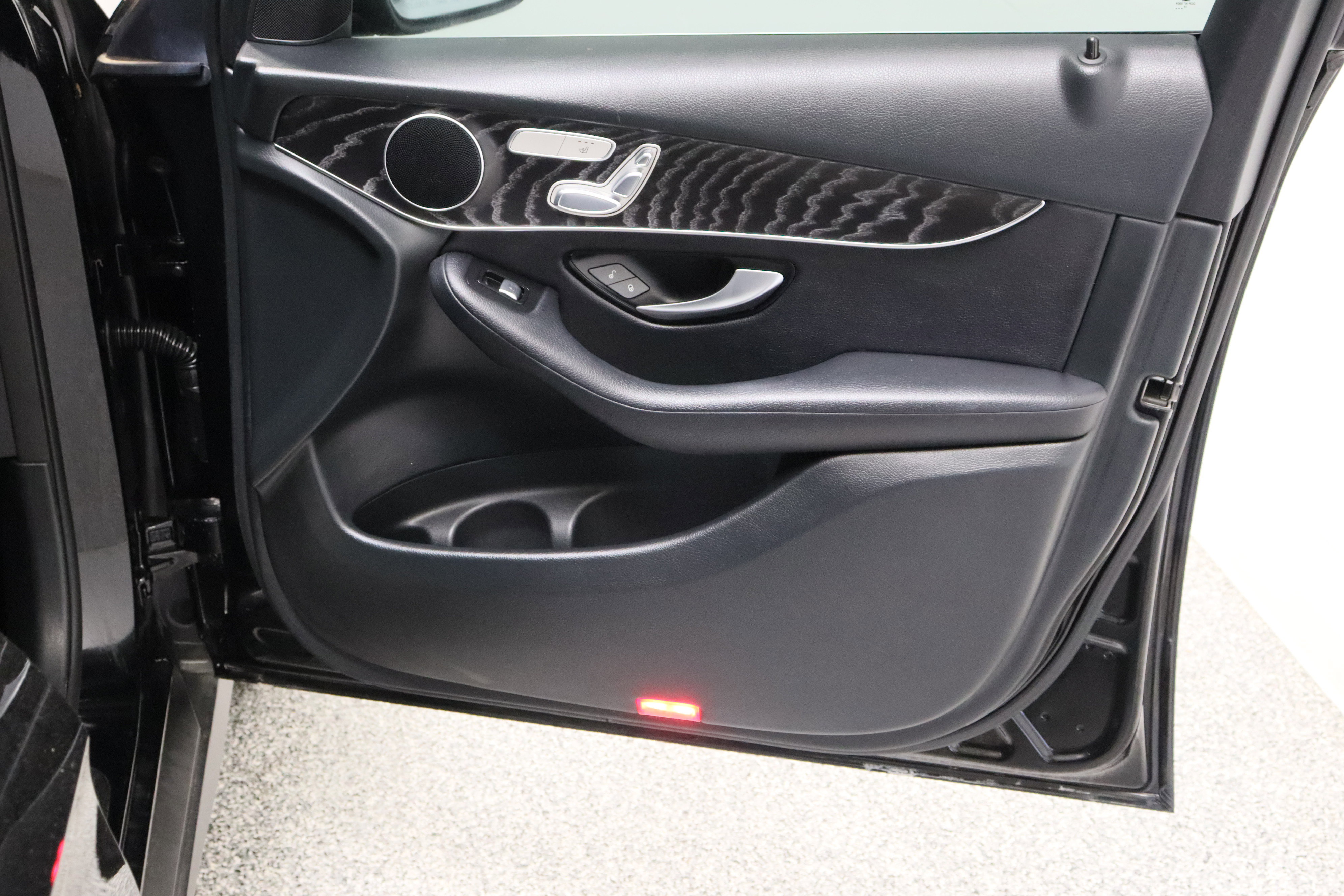 Used 2018 Mercedes-Benz GLC 300 image 39