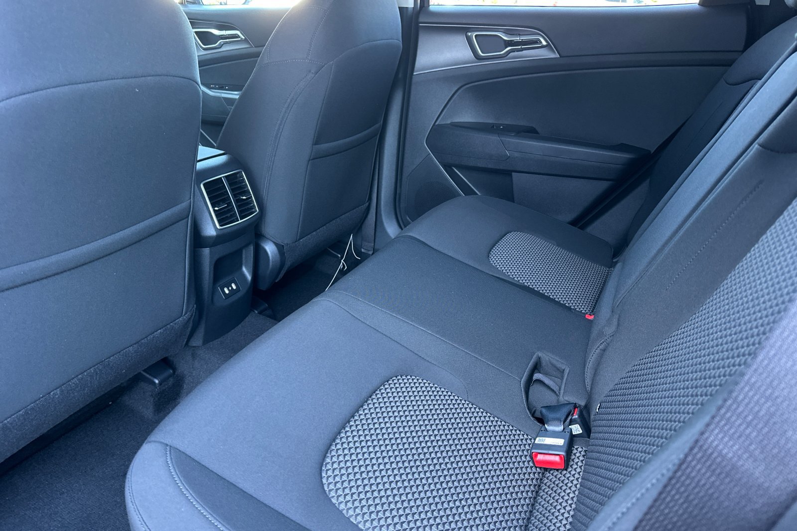 New 2027 Kia Sportage LX FWD image 12