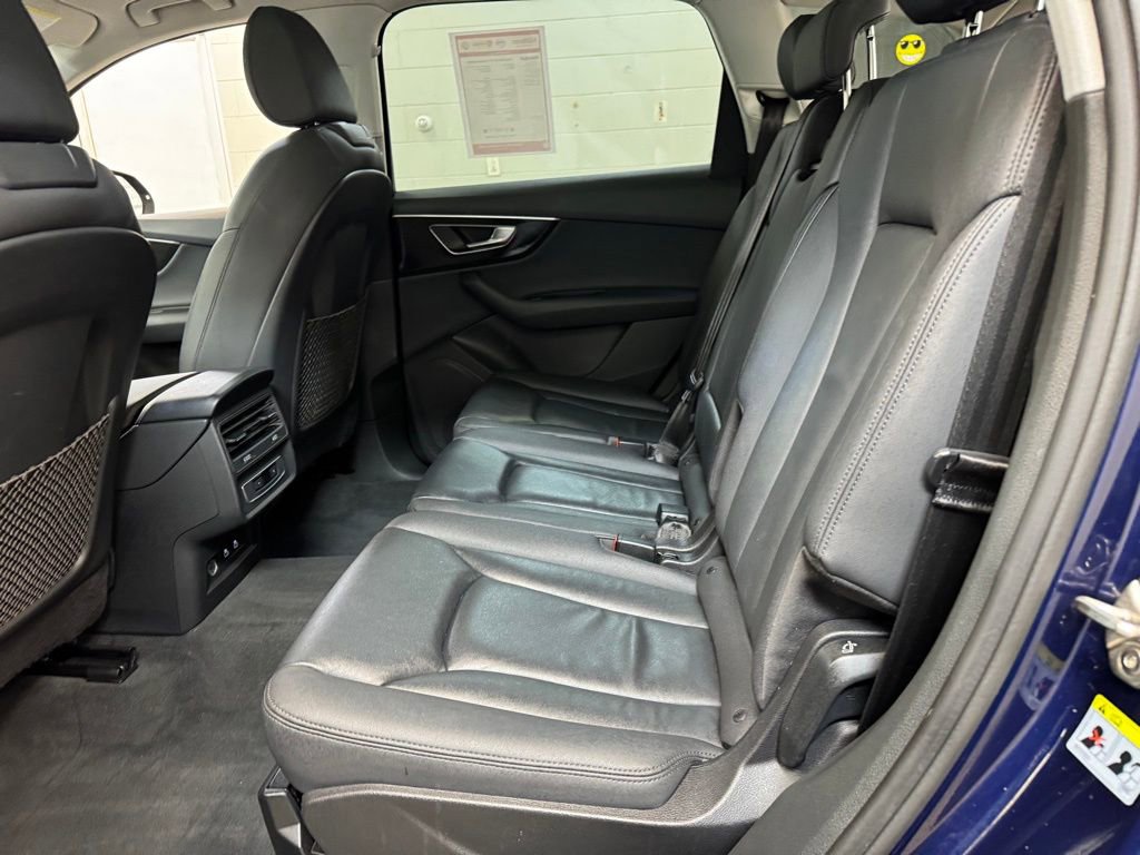 Used 2022 Audi Q7 3.0T Premium AWD/4WD image 17