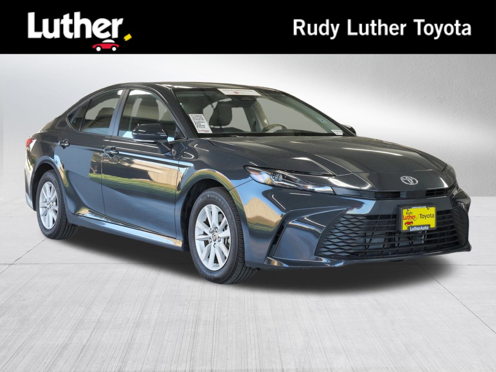 Certified 2025 Toyota Camry LE image 1