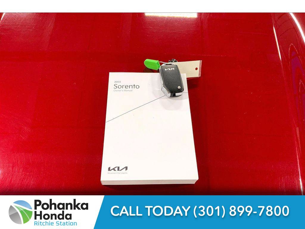 Used 2023 Kia Sorento LX image 11