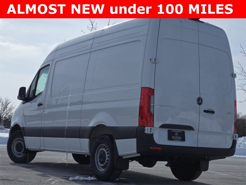 Used 2025 Mercedes-Benz Sprinter 2500 image 11