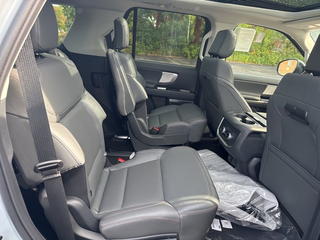 New 2025 Ford Expedition Active AWD/4WD image 15