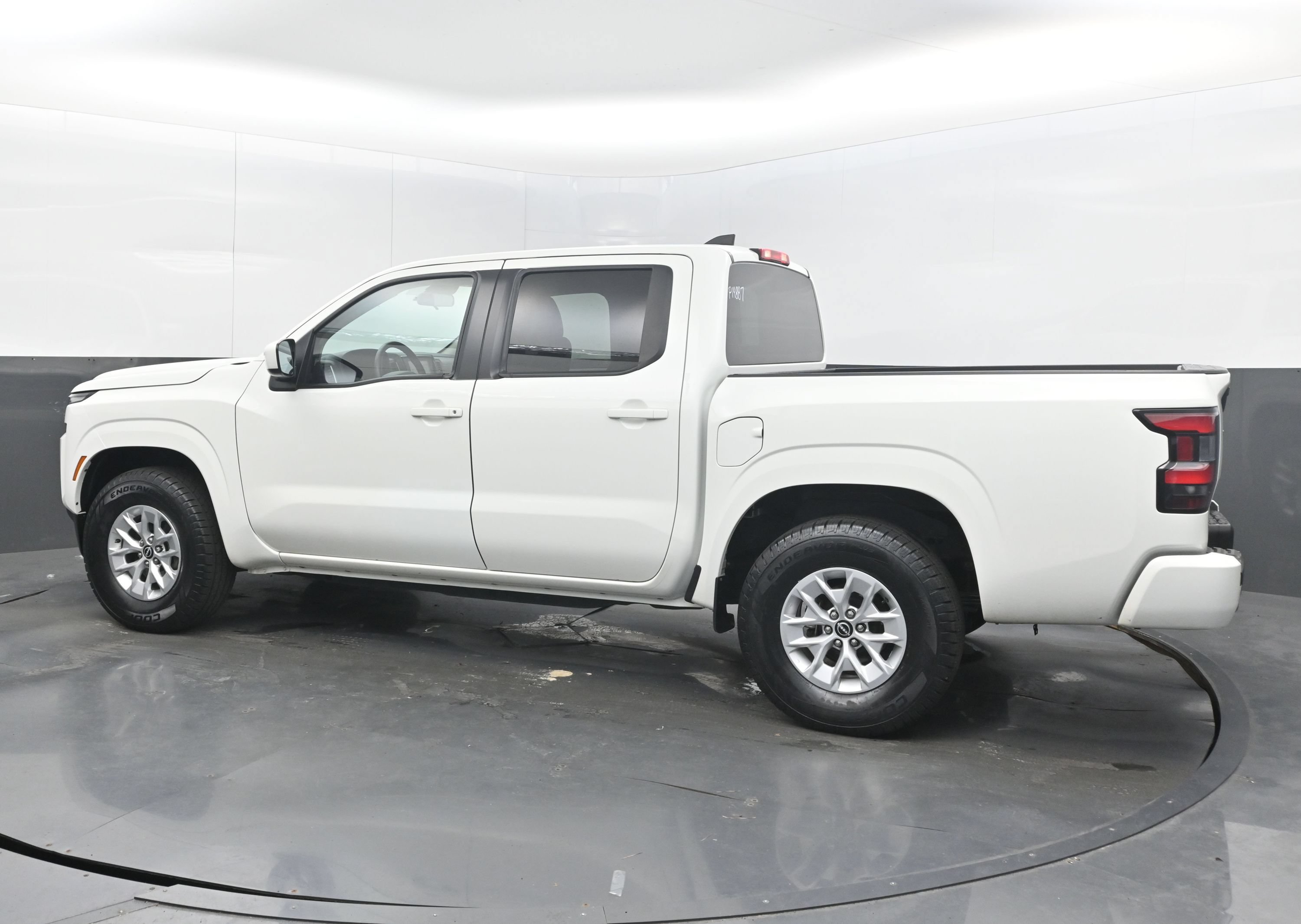 Used 2024 Nissan Frontier SV RWD image 7