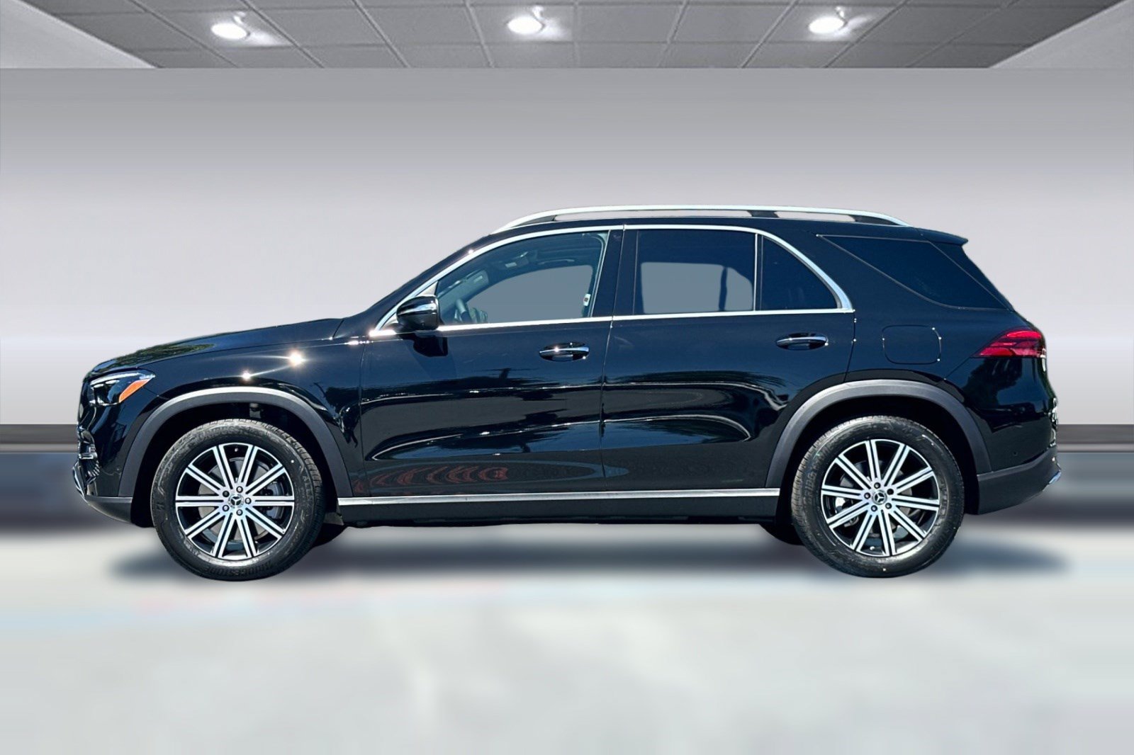 New 2026 Mercedes-Benz GLE 450e 4MATIC image 2