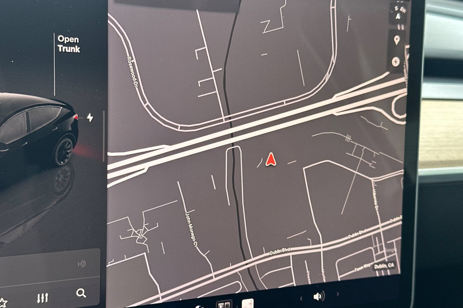 Used 2022 Tesla Model Y Long Range AWD/4WD image 22