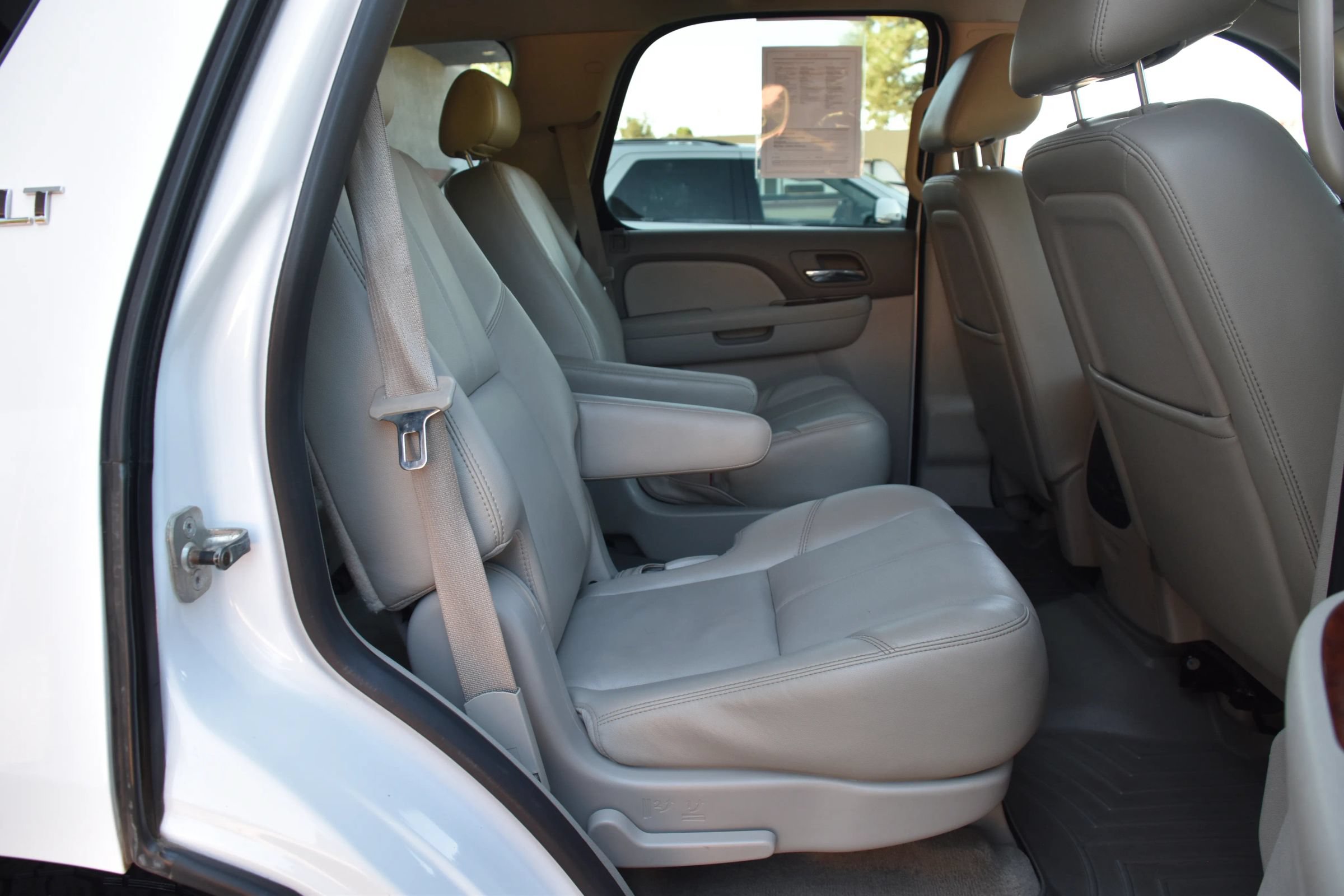 Used 2010 Chevrolet Tahoe LT w/ Luxury Package AWD/4WD image 30