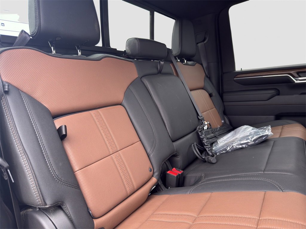 Used 2024 Chevrolet Silverado 3500 High Country w/ High Country Premium Package image 17