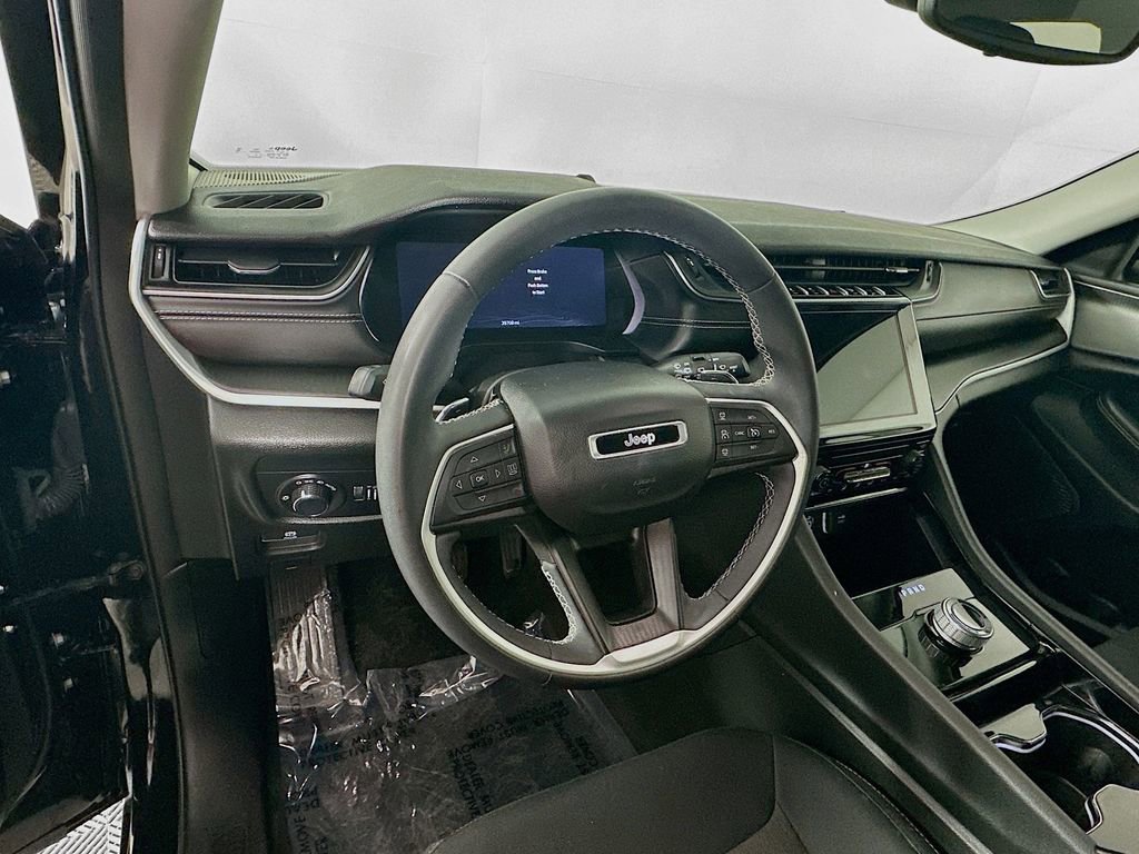 Certified 2023 Jeep Grand Cherokee L Laredo image 18