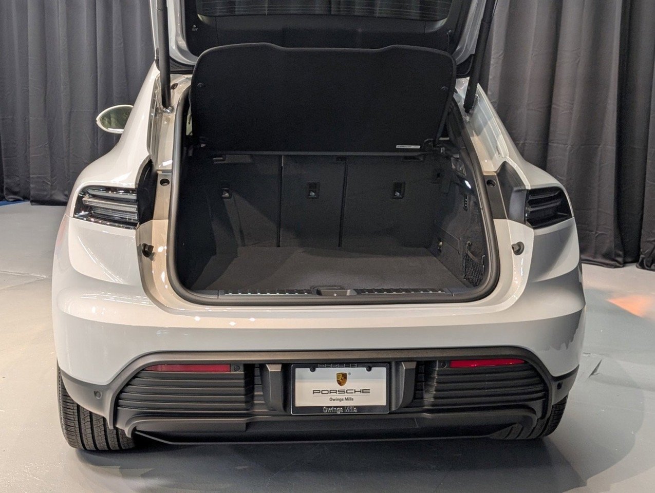 New 2025 Porsche Macan 4S Electric image 14