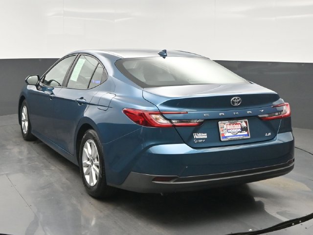 Used 2025 Toyota Camry LE FWD image 4